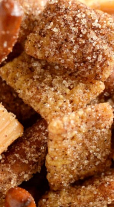 Churro Chex Mix Easy, Cinnamon Churro Chex Mix Recipes, Churro Chex Mix Recipes, Salty Snack Recipes, Chex Snack Mix, Fall Coffee Recipes, Chocolate Chex, Pumpkin Cake Recipes, Chex Mix Recipes