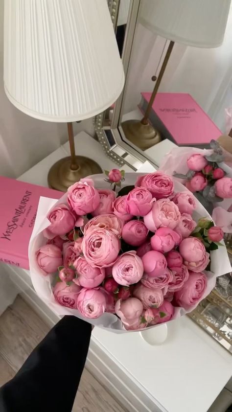 Boquette Flowers, Flower Bucket, Nothing But Flowers, Flower Therapy, Peonies Bouquet, Beautiful Bouquet Of Flowers, Luxury Flowers, Flower Lover, Flower Beauty