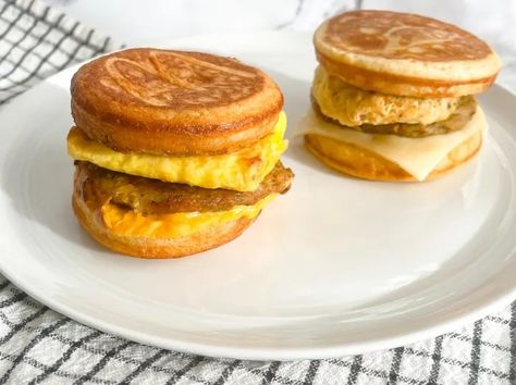 Copycat McGriddle Recipe - Parade Copycat Mcgriddle, Mcgriddle Recipe, Mcdonalds Mcgriddle, Taco Bell Mexican Pizza, Griddle Cakes, Breakfast Sandwich Recipes, Chicken Breakfast, Best Meal Prep, Fall Breakfast