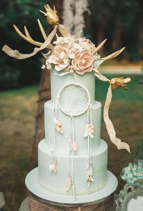 Bohemian Wedding Cakes, Bohemian Cake, Bohemian Wedding Cake, Wedding Cakes Ideas, Green Wedding Cake, Making A Wedding Dress, Boho Cake, Boho Wedding Cake, Winter Wedding Cake