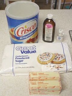 Crusting Vanilla Buttercream Frosting Recipe Crisco Frosting, Crusting Buttercream Recipe, Vanilla Buttercream Frosting Recipe, Crusting Buttercream, Cake Frosting Recipe, Homemade Frosting, Icing Frosting, Vanilla Buttercream Frosting, Buttercream Frosting Recipe