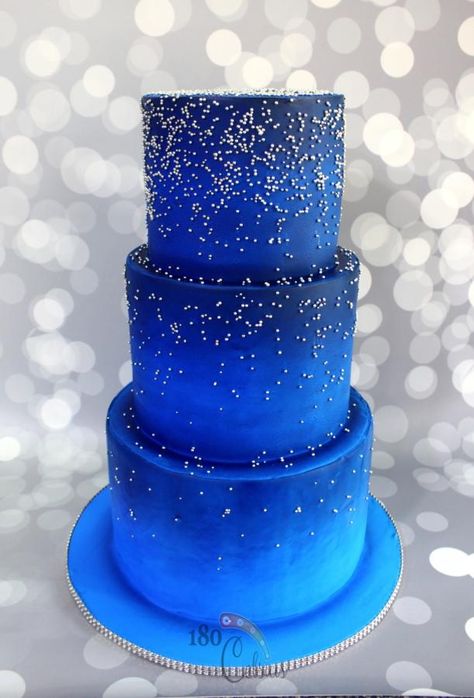 Midnight blue by Joonie Tan - http://cakesdecor.com/cakes/258863-midnight-blue Midnight Blue Cake, Blue Cake Decoration, Dark Blue Cake, Royal Blue Wedding Cakes, Royal Blue Cake, Light Blue Wedding Cake, Pastel Wedding Cakes, Navy Blue Wedding Cakes, Midnight Blue Wedding