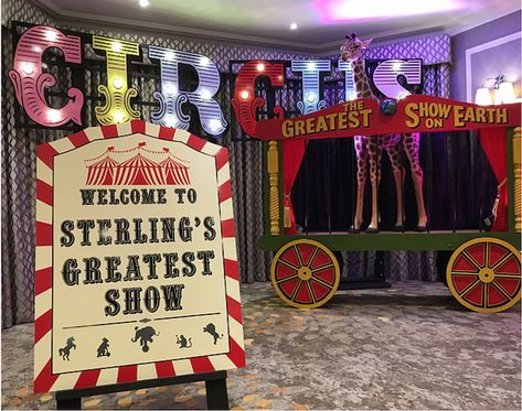 Greatest Showman Float Ideas, Greatest Showman Props, Greatest Showman Decor, Vintage Circus Decorations, Circus Theme Dance, The Greatest Showman Party Decorations, The Greatest Showman Decorations, Greatest Showman Decorations, The Greatest Showman Theme