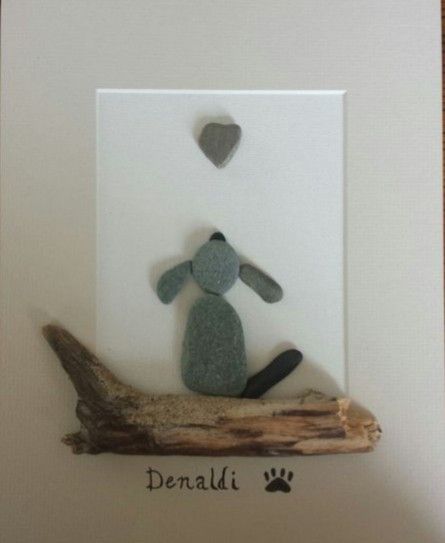 Caillou Roche, Stone Pictures Pebble Art, Inexpensive Crafts, Rock And Pebbles, Pebble Pictures, Sea Glass Crafts, Beach Crafts, Stone Crafts, Sea Glass Art