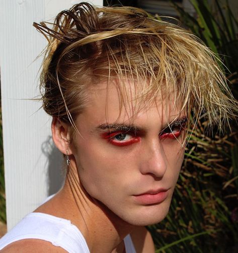 Strike Magazine, Male Runway, Androgynous Makeup, Mens Makeup, Makeup Festival, 80s Makeup, Punk Makeup, Drag King, Face Art Makeup