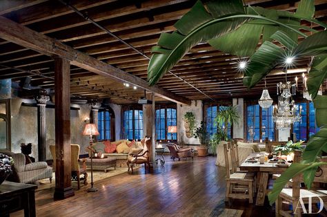 3 Amazing Feats of Modern Architecture by the Firm Alexander Gorlin Architects Gerard Butler House, New Yorker Loft, Ny Loft, Manhattan Loft, Nyc Loft, Rustic Loft, New York Loft, Lots Of Windows, Loft Living