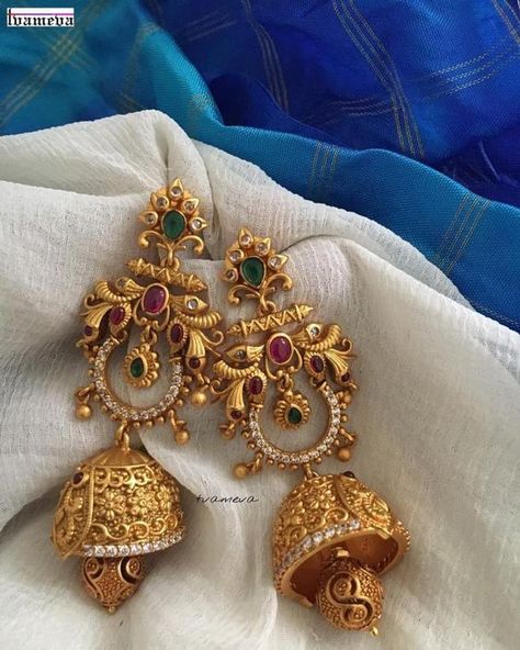 Gold Jhumka Earrings, Unique Earring, Indian Jewelry Earrings, Gold Necklace Indian Bridal Jewelry, Indian Jewellery Design Earrings, Antique Jewelry Indian, Wedding Jewellery Collection, Earring Designs, Gold Jewelry Earrings