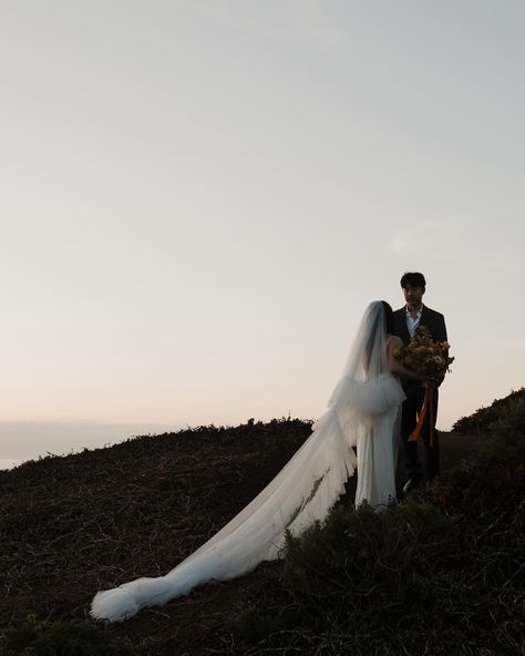 Cliffside saying I do 🤍 this was the most perfect veil for a Big Sur elopement. Vendors: Planning/Design: @forthegoodevents Photo: @gracetphotography Video: @nokaoifilms @timberandtidefilms Florals: @earthslaughfloral Models: @prestonhsiao @nabae123 HMU: @mua.samanthak Dress: @jjpdressrentals Calligraphy: @littlecarabaostudio Edited with @gracetpresets Big Sur photographer, NorCal wedding photographer, California wedding photographer, elopement photographer, California elopement, Big Su... Big Sur Elopement Photography, Norcal Wedding, Big Sur Elopement, Big Sur Wedding, California Elopement, Plan Design, Big Sur, Photo Inspo, California Wedding