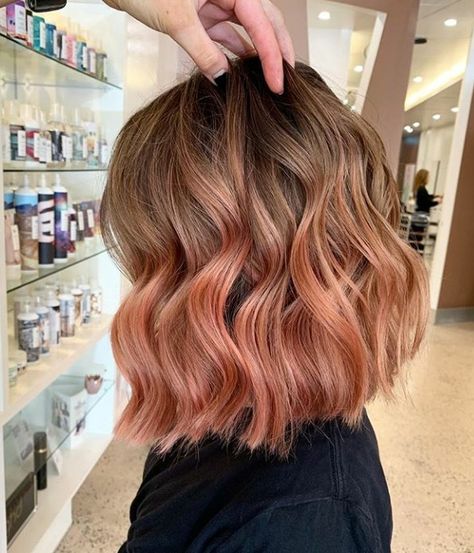 Brown To Peach Ombre Hair, Blush Balayage, Caramel Pink Hair, Brassy Orange Hair, Coral Balayage, Peach Highlights, Peach Short Hair, Peach Highlights Hair, Peach Balayage Brunette