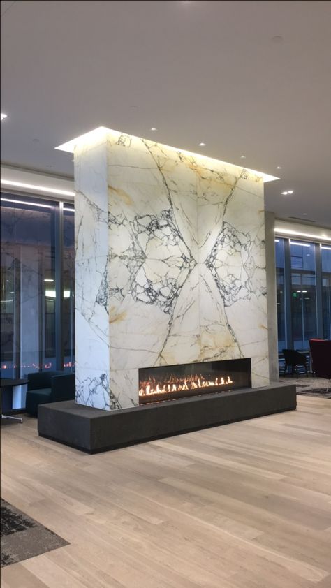 Beach Fireplace, Marble Interior Design, Wall Tiles Living Room, Fireplace Modern Design, Tv Fireplace, Granite Fireplace, Fireplace Seating, Marble Interior, Winter Gardens