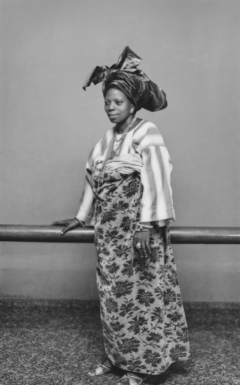 Nigerian Royalty, Nigerian Culture, Moving Photos, Benin City, Traditional Attires, Traditional Hairstyle, Afro Style, Sisters Dress, Vintage Black Glamour