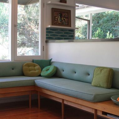 Midcentury Dining Design Ideas, Pictures, Remodel and Decor Mcm Breakfast Nook, Mid Century Modern Breakfast Nook, Mid Century Dining Bench, Dining Room Banquette Seating, Mid Century Banquette, Dining Room Sofa, Dining Furniture Makeover, Built In Sofa, Rustic Dining Furniture