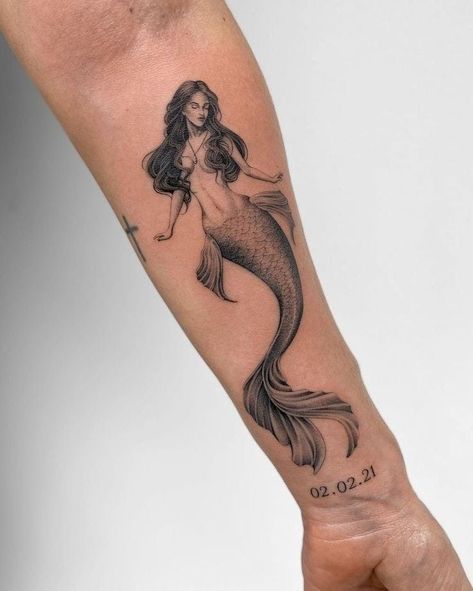 Realism Mermaid Tattoo, Mermaid Tattoo Designs For Women, Mermaid Tattoo Designs Sirens, Mermaid Spine Tattoo, Mermaid Sleeve Tattoos For Women, Realistic Mermaid Tattoo, Mermaid Back Tattoo, Whisper Tattoo, Sea Monster Tattoo