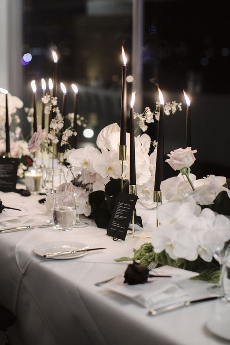 Black And White Wedding Table, White Wedding Table Setting, White Wedding Table, White Wedding Centerpieces, Black Taper Candles, White Weddings Reception, Black And White Wedding Theme, Tafel Decor, White Weddings