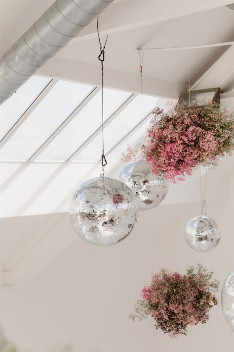 Venue Decoration Wedding, Clouds Ceiling, Hanging Foliage, Floral Clouds, Edgy Wedding, Dance Floor Wedding, Floral Installations, Eclectic Wedding, Flower Installation