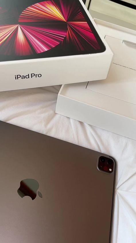 Ipad Unboxing Aesthetic, New Ipad Aesthetic, Ipad 12.9 Pro, Ipad Pro Unboxing, Ipad Unboxing, Ipad Pro Aesthetic, Ipad 2023, Apple Gadgets Iphone, Ipad Essentials