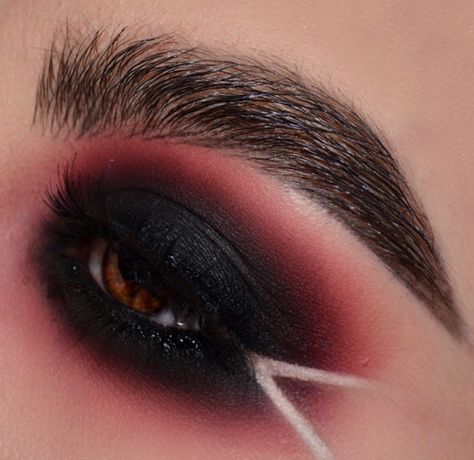 Black And Red Smokey Eyeshadow, Red Smokey Eye Look, Black Smokey Eye Halloween, Halloween Smoky Eyes, Black And Red Eye Makeup Halloween, Dark Red And Black Eyeshadow, Red And Black Smokey Eye Makeup, Red Black Smokey Eye Makeup, Red And Black Witch Makeup