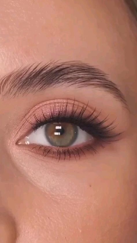 Teknik Makeup, Soft Eye Makeup, Beginners Eye Makeup, Eye Makeup Techniques, Makeup For Hazel Eyes, Makeup Artist Tips, Eye Makeup Pictures, Eye Makeup Steps, Makijaż Smokey Eye