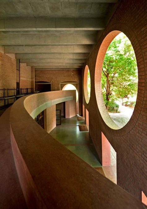 Indian Institute of Management, Ahmedabad by Louis Kahn / http://www.yatzer.com/louis-kahn-the-power-of-architecture Portfolio D'architecture, Indian Institutes Of Management, Louis Kahn, Vitra Design Museum, Timeless Architecture, Brick Architecture, Zaha Hadid Architects, Brick Walls, Architecture Old