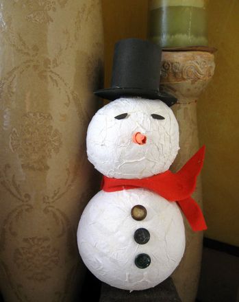 Activities: Snowman Craft for Kids - messy art for Jax (on the first grade craft list) 1st Grade Art Projects, Paper Mache Snowman, Paper Mache Crafts For Kids, Snowman Activity, 1st Grade Art, First Grade Crafts, Snowmen Activities, Snowman Craft, Kindergarten Art Projects