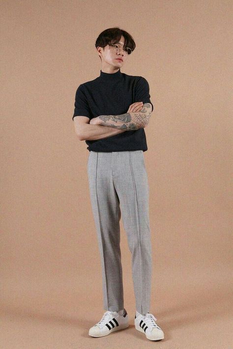 Korean Men Fashion, Male Pose Reference, Look Adidas, Outfits Hombre, Standing Poses, Figure Poses, Poses References, Mens Fashion Classy, Male Poses