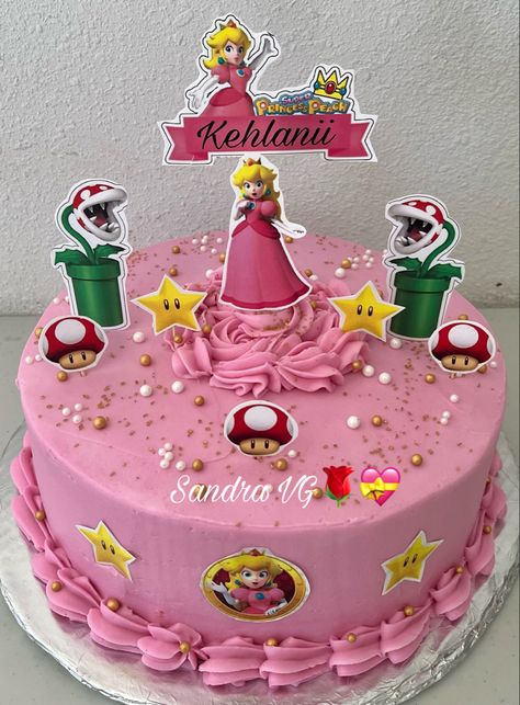 Pastel Princesa Peach, Princess Peach Cake Birthdays, Princess Peach Cake, Princess Peach Birthday Party, Peach Mario Bros, Hawaii Birthday Party, Princess Peach Party, Peach Cupcakes, Mario Bros Cake