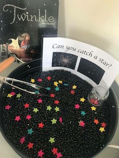 YABookNerd: Summer Reading Program: Universe of Stories (1) Star Sensory, Kindergarten Science Lessons, Space Lesson Plans, Montessori Activities Preschool, Space Activities For Kids, Space Preschool, Space Lessons, Nursery Rhymes Preschool, Sensory Tray