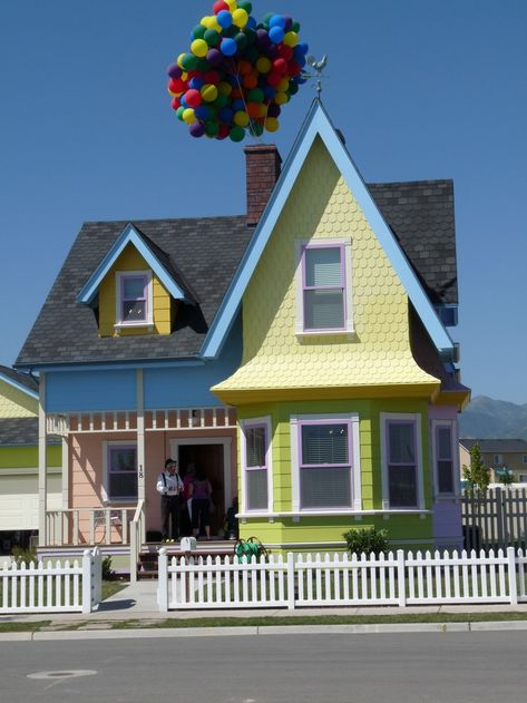 Up House in Herriman utah | The Up House in Herriman, Utah was built to ... | All-time Favorite M ... Famous Houses From Movies, Houses From Movies, The Up House, Modern Beach House Decor, Victorian Porch, Neutral Dining Room, Farmhouse Architecture, Famous Houses, Southern Living Homes