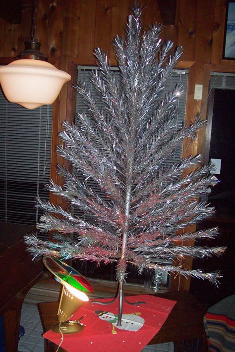 Sparkler 6' Aluminum Tree with Color Wheel by 313WMain on Etsy, $275.00 Vintage Aluminum Christmas Tree, Tinsel Christmas Tree, Tree Display, Aluminum Christmas Tree, Tinsel Tree, Christmas Tree Star, Silver Christmas Tree, Paper Sleeves, Mid Century Christmas