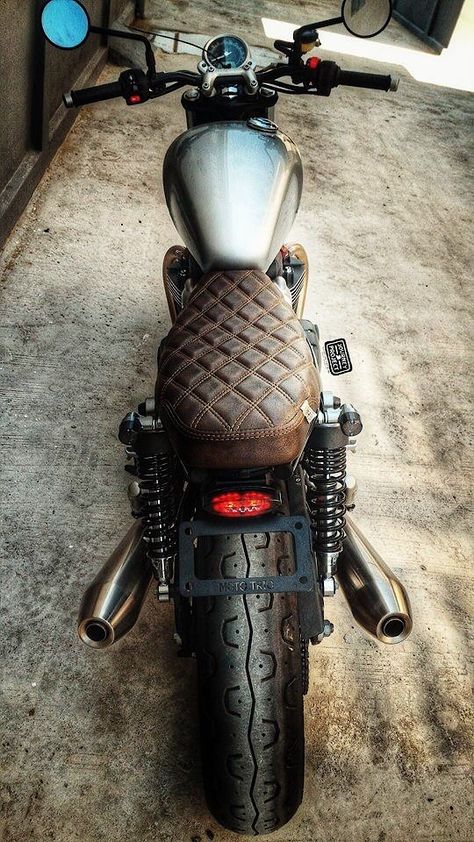 Triumph Street Twin Custom, Scrambler Build, Motorcycle Helmets Art, Triumph T120, Triumph T100, Triumph Street Twin, Triumph Bikes, Cafe Racer Style, Instagram Captions Clever