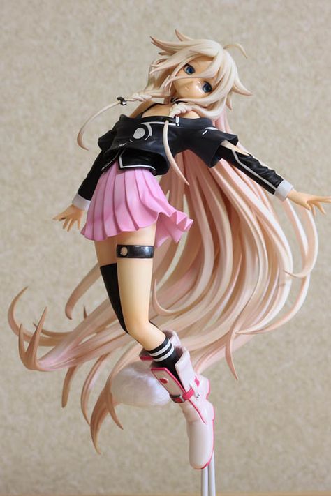 ia figure Cute Anime Figures, Vocaloid Figures, Dynamic Poses Drawing, Cool Figures, Cute Figures, 3d Figures, Figure Reference, Anime Figurines, Pose Ref