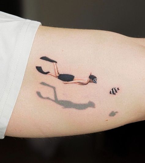 Snorkel Tattoo Ideas, Dog Shadow Tattoo, Weird Art Tattoo, Swimming Pool Tattoo, Abstract Dog Tattoo, Snorkeling Tattoo, Water Tattoo Ideas Ocean, Snorkel Tattoo, Diving Tattoo Ideas