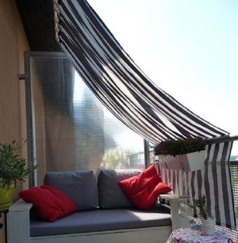 Balcony Privacy Ideas, Klein Balkon Decor, Balcon Mic, Balcony Curtains, Privacy Ideas, Balcony Privacy, Balkon Decor, Apartment Patio, Lan Can