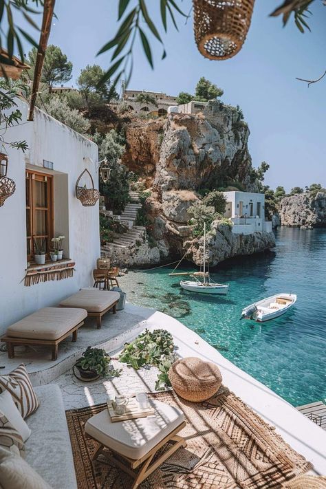 Italy Beach House, Home By The Sea, Italian Beach House Aesthetic, Italian Seaside Villa, Italian House By The Sea, Italian Villa By The Sea, Dream Life House, Italian Home, Island House