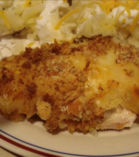 Baked Swiss Chicken Resep Makanan Beku, Ritz Chicken, Crispy Cheddar Chicken, Swiss Chicken, Cracker Chicken, Baked Ranch Chicken, Cheddar Chicken, Baked Garlic, Ranch Chicken