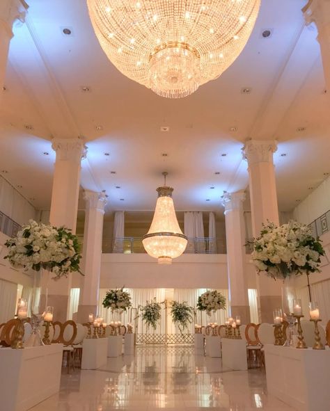 Southern Exchange Ballrooms on Instagram: “Bringing a little happiness to your Monday! 🌟⠀⠀⠀⠀⠀⠀⠀⠀⠀ #southernexchangeatl⠀⠀⠀⠀⠀⠀⠀⠀⠀ ⠀⠀⠀⠀⠀⠀⠀⠀⠀ Wedding Planner: @ellybevents⠀⠀⠀⠀⠀⠀⠀⠀⠀…” Vintage Chandeliers, Entry Gates, Vintage Chandelier, Shades Of White, Ballroom, Looking Back, Chandeliers, Florist, Wedding Planner