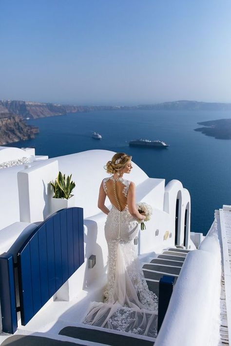 Big Greek Wedding, Santorini Wedding Dress, Abroad Wedding Dress, Greece Wedding Photos, Greek Wedding Ideas, Island Wedding Dress, Greece Wedding Dress, Greek Wedding Dress, Greek Goddess Wedding Dress