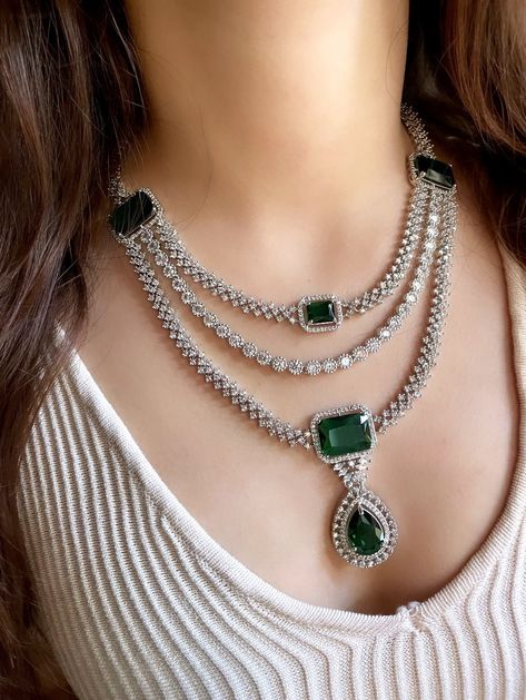 Emerald jewelry necklace