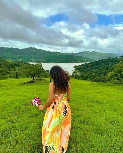 मैं “इश्क” लिखूं, तुझे हो जाये *.🧚🏼‍♀️𓍢ִ໋🌷͙֒🧺.*’✨ dress @studioerst 🍊 #punevalleys #valleygirl #picturesque #summeroutfits #summerootd #monsoonphotography #monsoonseason #punemonsoon #ishqlostandfound #curlyhair #curlyhairedgoals [ picnic date , halter neck dress , curly hair , outfit ideas , date ideas , Pune creators , ootd , outfit goals , ootd for summer , monsoon season , monsoon picnic ] Ootd For Summer, Outfit Ideas Date, Monsoon Season, Picnic Date, Halter Neck Dress, Valley Girls, Ootd Summer, Date Ideas, Halterneck Dress