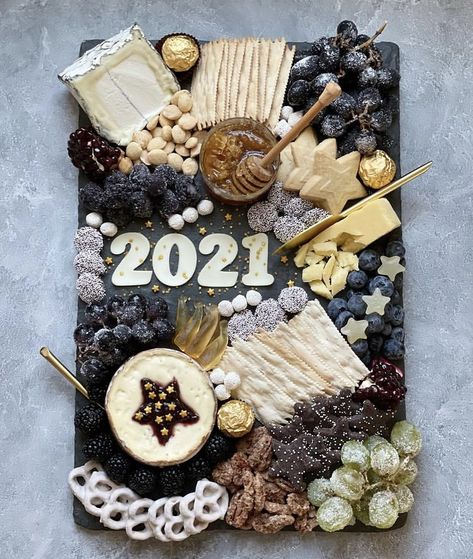 New Years Eve Grazing Table, Kids Charcuterie Board New Years, Nye Veggie Tray, Nye Graze Board, New Years Grazing Board, Nye Cheese Board, Black And Gold Charcuterie Board, Nye Platters, New Years Party Snacks