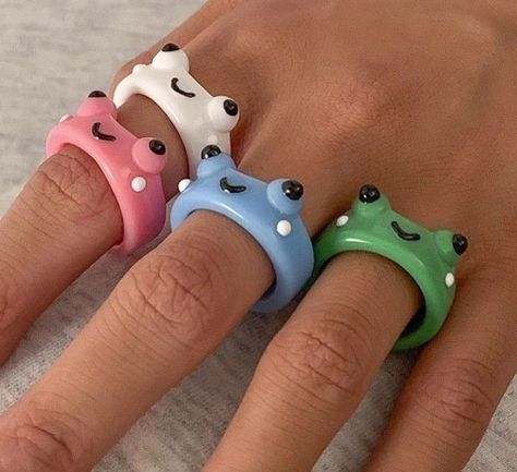 Cincin Clay Aesthetic, Flour Clay Ideas, Flour Clay, Cincin Diy, Fimo Ring, Diy Clay Rings, Polymer Clay Ring, Cute School Stationary, Hello Kitty Jewelry