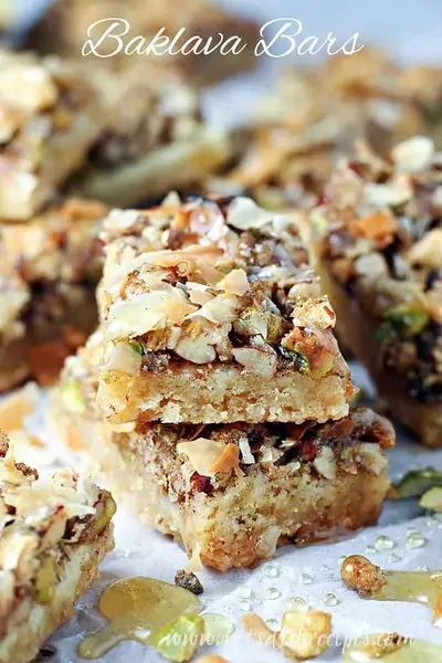 Baklava Cookie Bars, Baklava Flavors, Baklava Bars, Betty Crocker Sugar Cookies, Oatmeal Cookie Bars, Work Recipes, Christmas Yummies, Sugar Cookie Crust, Potluck Ideas