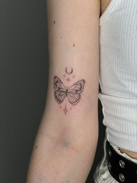 Side Thigh Tattoos, Kpop Tattoos, Butterfly Wrist Tattoo, Cowgirl Tattoos, Basic Tattoos, Ear Tattoo Ideas, Mushroom Tattoos, Small Pretty Tattoos, Petite Tattoos