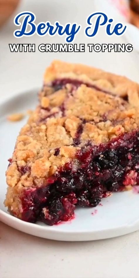 Razzleberry Pie Recipe, Mixed Berry Pie Recipe, Frozen Berry Recipes, Pie With Crumble Topping, Pie Crumble Topping, Fresh Berry Pie, Easy Fruit Pie, Berry Pie Filling, Berry Pie Recipe