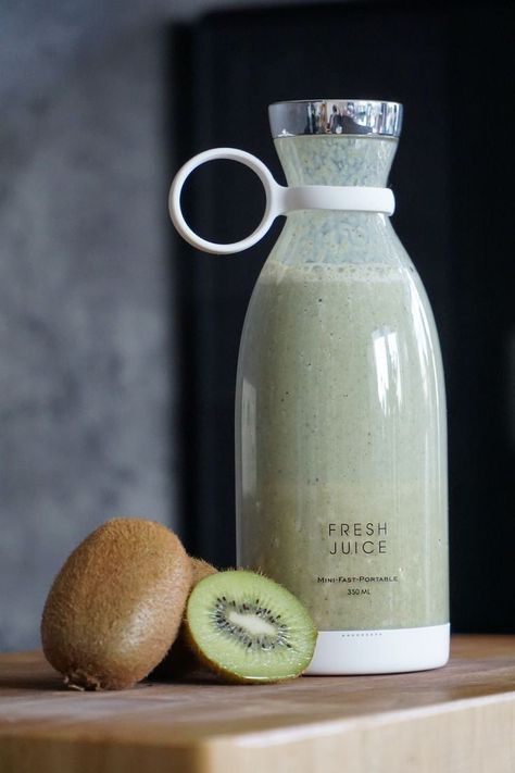 Fresh Juice Blender | Portable Blender | Juice Blender | Potable Juicer Smoothie Pics, Blender Photography, Best Broccoli Recipe, Portable Blender Bottle, Bottle Blender, Tart Fruit, Stylish Kitchen Decor, Juice Blender, Blender Portable