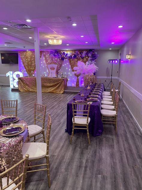 Gold And Lavender Party Decorations, Purple And Gold Party Decorations Ideas, Purple And Gold Theme, Tangled Quince, Debut Decorations, Purple Quinceanera Theme, Sweet 16 Masquerade Party, Birthday Setup, Princess Sweet 16