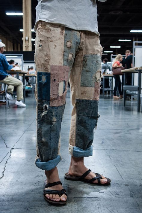 Inspiration (II) - Album on Imgur Diy Decorated Jeans, Jeans Recycling, Tas Denim, 일본 패션, Denim Inspiration, Estilo Hippie, Diy Vetement, Denim Ideas, Patchwork Jeans