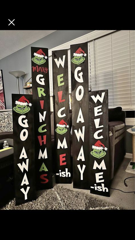 Diy Welcome Sign Wood Christmas, Grinch Diy Decorations Ideas, Board Signs Ideas Front Doors, Grinch Front Door Sign, Grinch Wall Decorations Diy, Grinch Christmas Office Decorations, Wooden Christmas Signs Diy Rustic Wood, Diy Grinch Sign, Christmas Boards Signs Front Porches