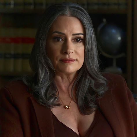 Emily Prentiss Season 16, Emily Prentiss Grey Hair, Paget Brewster Grey Hair, Padgett Brewster, Chyler Leigh Supergirl, Emily Prentiss, Aj Cook, Paget Brewster, Crimal Minds