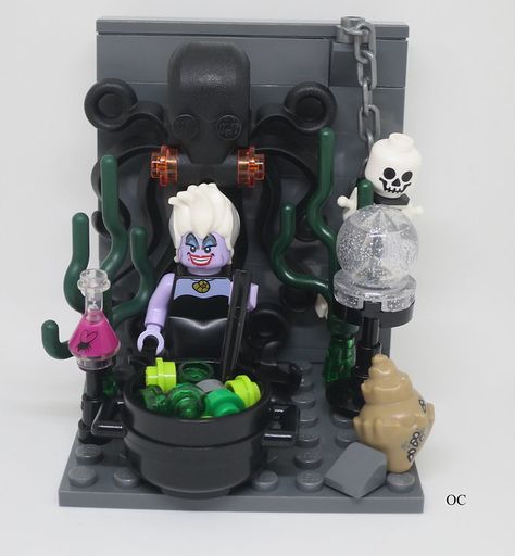 Ursula | Lego 71012 Disney Minifig MOC 8x8 Vignette | Olive1010 | Flickr Lego Hobby, Lego Minifigure Display, Lego Tv, Lego Halloween, Lego Disney Princess, Lego Display, Lego Lovers, Lego Castle, Lego Room